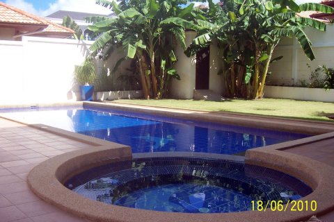 Casa de 4 dormitorios en Pattaya, Tailandia № 22974 - foto 5