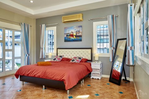 Casa de 5 dormitorios en Pattaya, Tailandia № 23055 - foto 17
