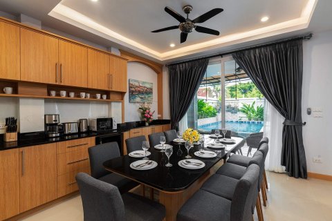 Casa de 5 dormitorios en Pattaya, Tailandia № 22501 - foto 20