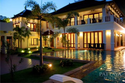 Casa de 5 dormitorios en Pattaya, Tailandia № 23657 - foto 17