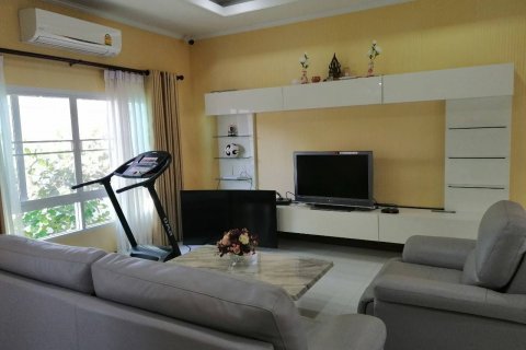 Casa de 3 dormitorios en Pattaya, Tailandia № 21855 - foto 11