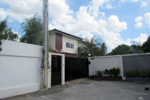 Casa de 4 dormitorios en Pattaya, Tailandia № 20381