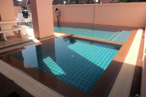 Casa de 6 dormitorios en Jomtien Beach, Pattaya, Tailandia № 20309 - foto 3