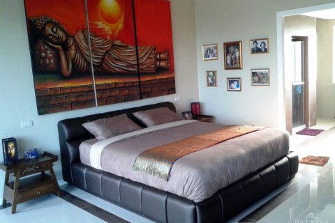 Casa de 5 dormitorios en Pattaya, Tailandia № 24082 - foto 12