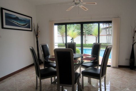 Casa de 5 dormitorios en Pattaya, Tailandia № 20286 - foto 9
