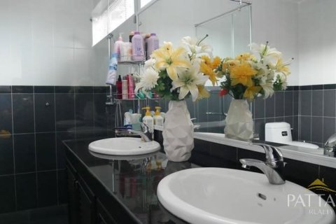 Casa de 5 dormitorios en Pattaya, Tailandia № 21271 - foto 18