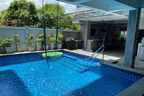 Casa de 4 dormitorios en Pattaya, Tailandia № 22081 - foto 9