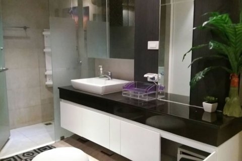 Condominio de 2 dormitorios en Pattaya, Tailandia № 21712 - foto 2