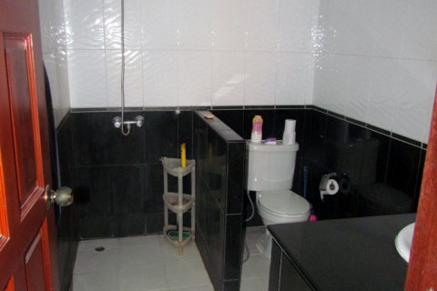 Casa de 2 dormitorios en Pattaya, Tailandia № 24287 - foto 15