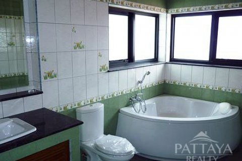 Casa de 5 dormitorios en Pattaya, Tailandia № 19861 - foto 2