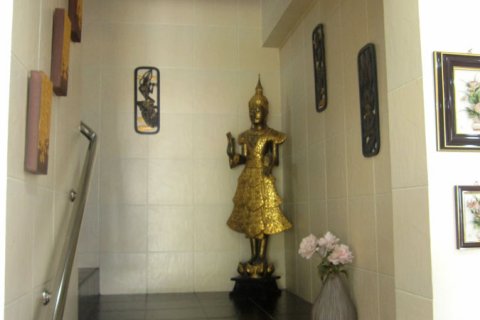 Casa de 5 dormitorios en Pattaya, Tailandia № 22941