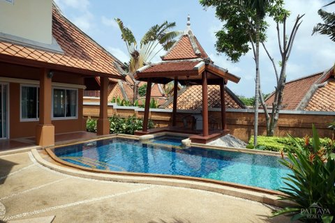 Casa de 6 dormitorios en Pattaya, Tailandia № 20788 - foto 2