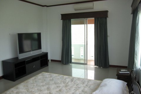 Casa de 3 dormitorios en Pattaya, Tailandia № 23256 - foto 25
