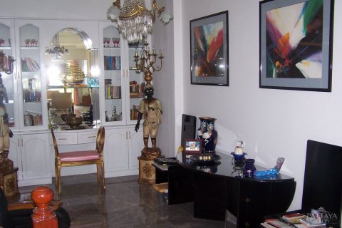 Casa de 5 dormitorios en Pattaya, Tailandia № 22825 - foto 9
