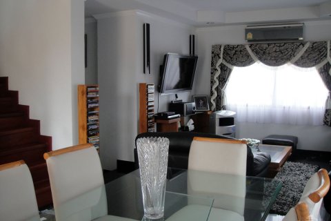 Casa de 2 dormitorios en Pattaya, Tailandia № 22931 - foto 10