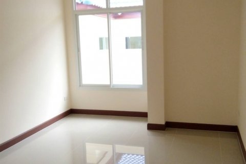 Casa de 3 dormitorios en Pattaya, Tailandia № 22135 - foto 4