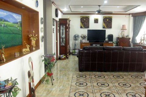 Casa de 5 dormitorios en Pattaya, Tailandia № 22941 - foto 25