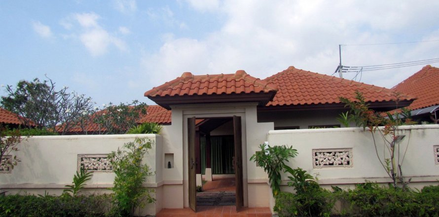 Casa de 3 dormitorios en Pattaya, Tailandia № 24142
