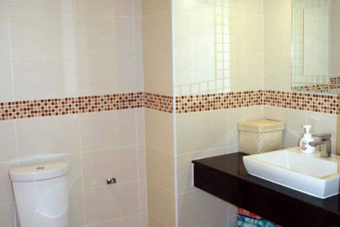 Condominio de 2 dormitorios en Pattaya, Tailandia № 19822 - foto 2