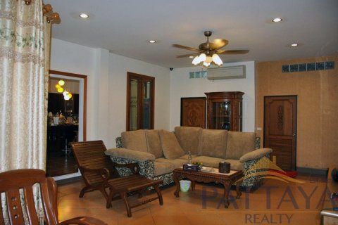 Casa de 4 dormitorios en Pattaya, Tailandia № 21207 - foto 9