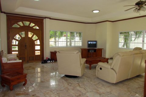 Casa de 3 dormitorios en Pattaya, Tailandia № 23491 - foto 6
