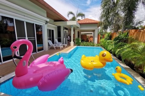 Casa de 20 dormitorios en Pattaya, Tailandia № 22417
