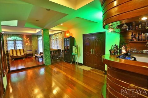 Casa de 4 dormitorios en Pattaya, Tailandia № 21374 - foto 12