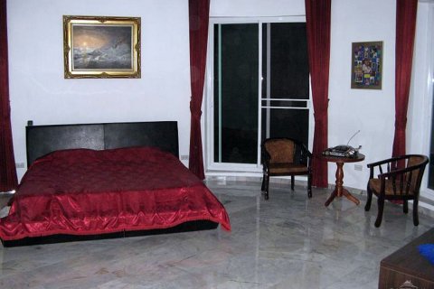 Casa de 5 dormitorios en Pattaya, Tailandia № 23095 - foto 14