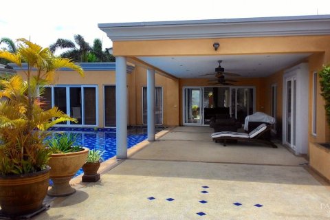 Casa de 3 dormitorios en Pattaya, Tailandia № 20726 - foto 2