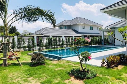 Casa de 4 dormitorios en Pattaya, Tailandia № 21436 - foto 3