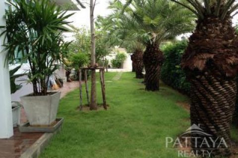 Casa de 3 dormitorios en Pattaya, Tailandia № 24384 - foto 13