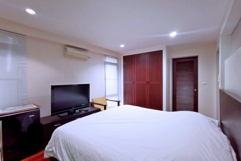 Casa de 4 dormitorios en Pattaya, Tailandia № 22575 - foto 9