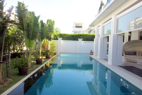 Casa de 4 dormitorios en Jomtien Beach, Pattaya, Tailandia № 20224 - foto 3