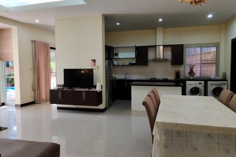 Casa de 20 dormitorios en Pattaya, Tailandia № 22417 - foto 13