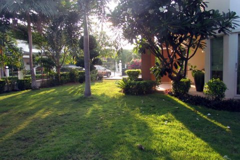 Casa de 3 dormitorios en Pattaya, Tailandia № 24226 - foto 4