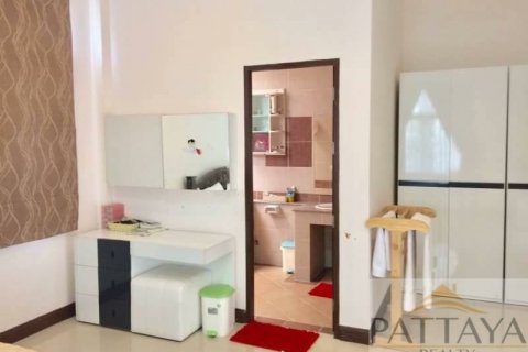 Casa de 5 dormitorios en Pattaya, Tailandia № 21143 - foto 3