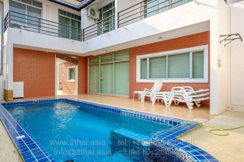 Casa de 4 dormitorios en Pattaya, Tailandia № 22216 - foto 21