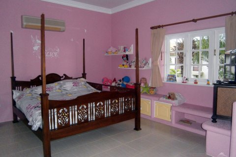 Casa de 3 dormitorios en Pattaya, Tailandia № 24158 - foto 17