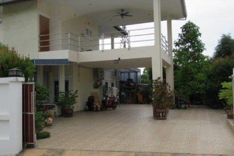 Casa de 4 dormitorios en Pattaya, Tailandia № 21614 - foto 28