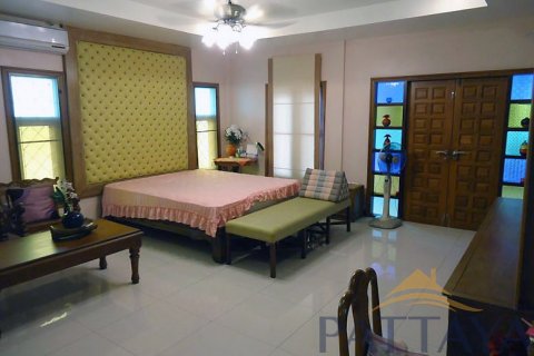 Casa de 4 dormitorios en Pattaya, Tailandia № 21207 - foto 13