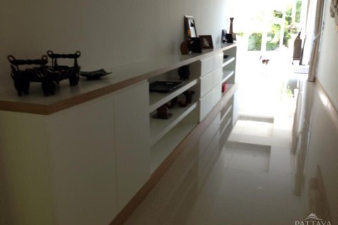 Casa de 3 dormitorios en Pattaya, Tailandia № 24103 - foto 17