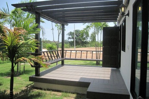 Casa de 4 dormitorios en Pattaya, Tailandia № 22897 - foto 10