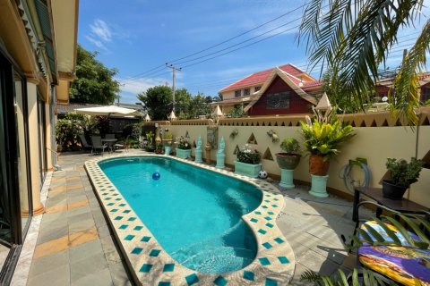 Casa de 4 dormitorios en Jomtien Beach, Pattaya, Tailandia № 22527 - foto 2