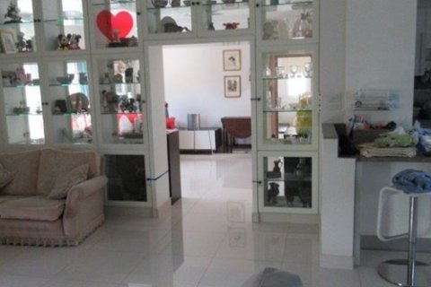 Casa de 4 dormitorios en Pattaya, Tailandia № 21614 - foto 3