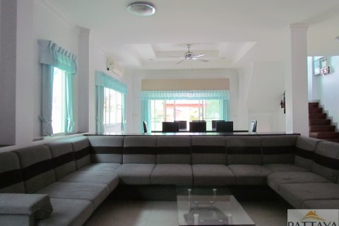 Casa de 4 dormitorios en Pattaya, Tailandia № 20878 - foto 4
