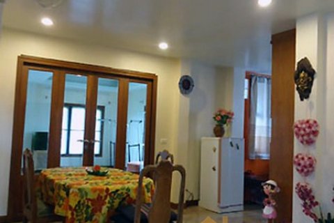 Casa de 4 dormitorios en Pattaya, Tailandia № 21207 - foto 15