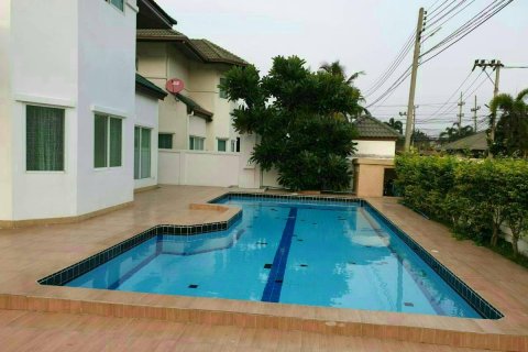 Casa de 3 dormitorios en Pattaya, Tailandia № 22354 - foto 15
