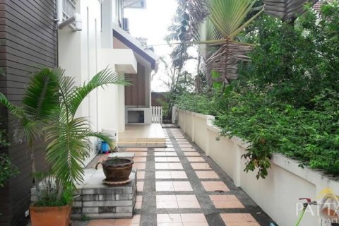 Casa de 5 dormitorios en Pattaya, Tailandia № 21319 - foto 3