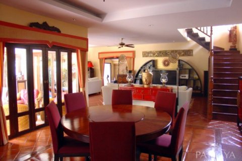 Casa de 2 dormitorios en Jomtien Beach, Pattaya, Tailandia № 22638 - foto 11