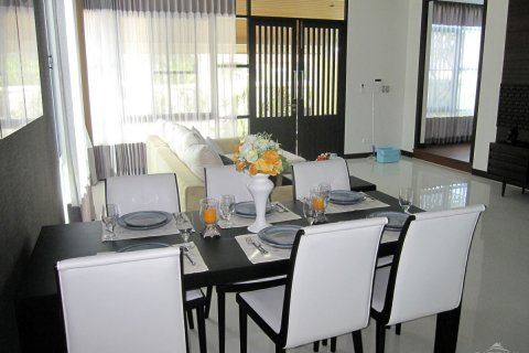 Casa de 4 dormitorios en Pattaya, Tailandia № 23289 - foto 8